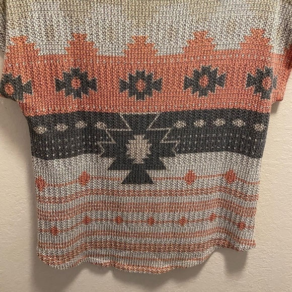 Blu Planet Aztec Print Short Sleeve Knit Top Size XL - Picture 7 of 7